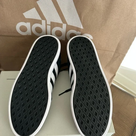 Adidas Breaknet Sleek Black and White Shoes - Picture 5 of 8